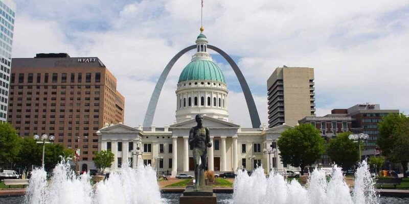 Statue, Building, and Gateway Arch